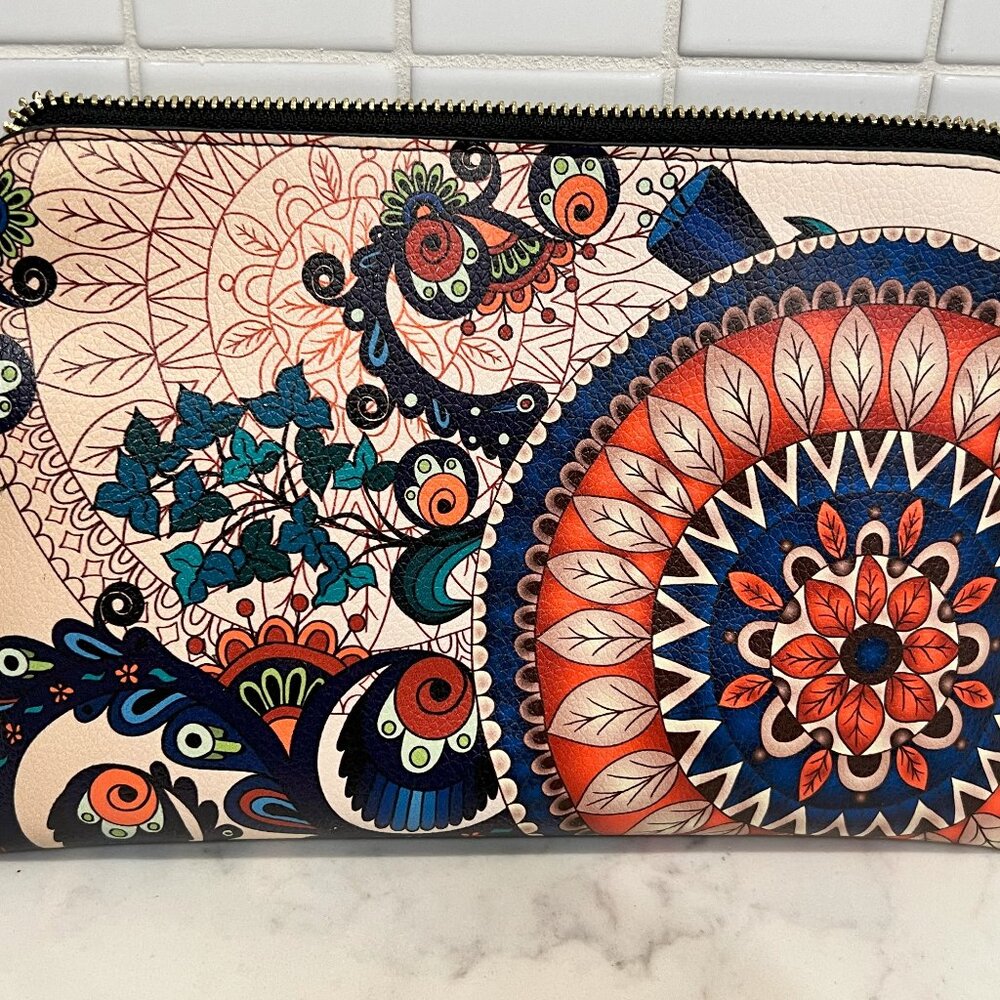 Unique crossbody/clutch/wristlet - NWOT